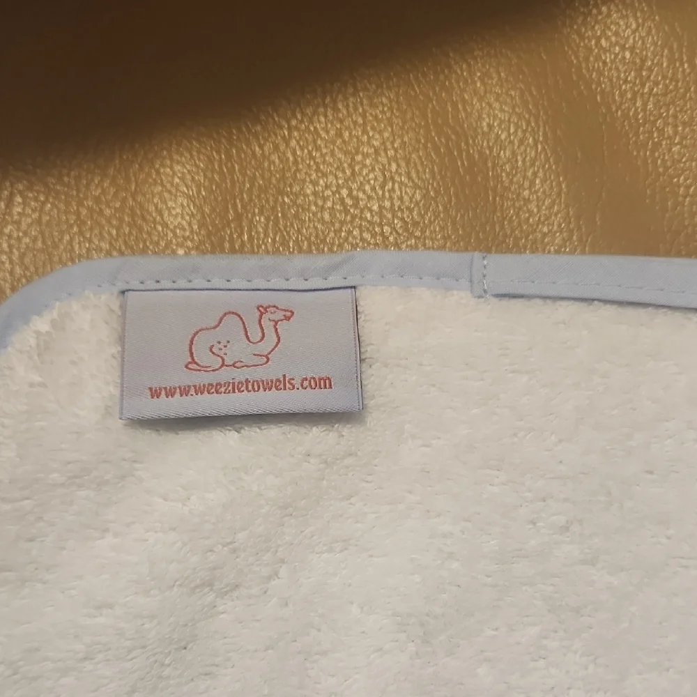 Bebe White Wash Cloth Monogram Pink Logo and Light Blue Trim 100% Cotton NWOT.